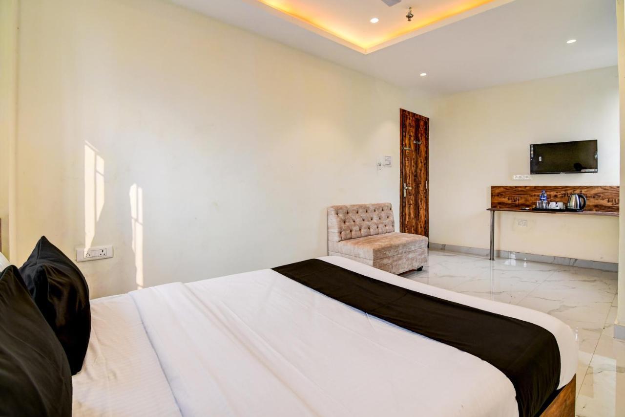 Hotel Collection O The Hastings Club Kolkata